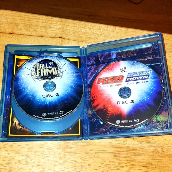 WWE: WrestleMania XXVI (Three-Disc Collector's Edition) [Blu-ray] - Picture 5 of 6